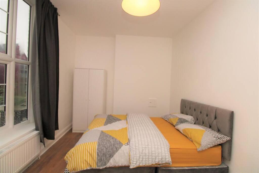 Ideal 2 Bed Flat Close To City Apartment Лондон Екстериор снимка